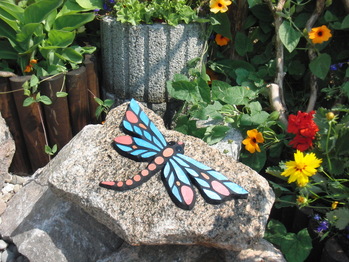 Mosaike für Garten: Mosaikkunst: Libelle gross blau-rosa